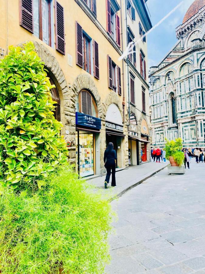 La Mandorla Studio Apartment In Piazza Del Duomo Florenz Exterior foto